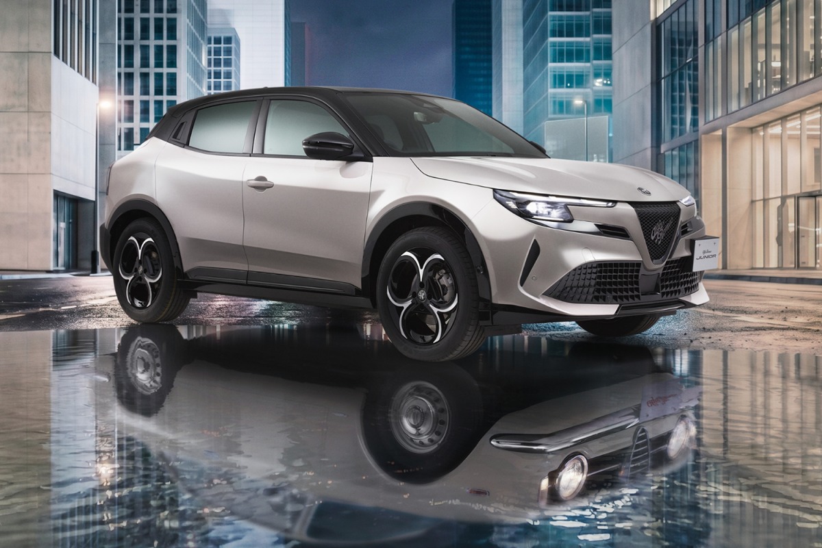アルファ・ロメオ・ジュニア・イブリダ限定車『アヴィリオ・クラシコ』。