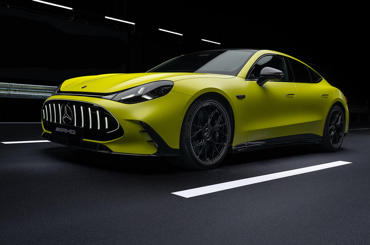 GT 4ドア・クーペ