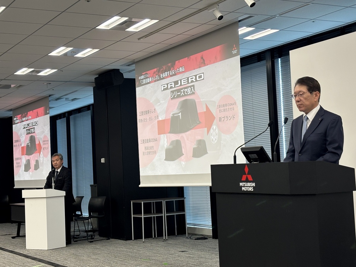 記者会見でパジェロ・シリーズ復活を発表する、取締役代表執行役CEOの加藤隆雄氏。