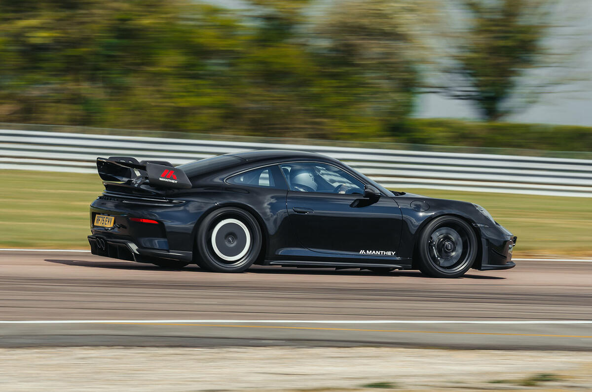 ポルシェ911 GT3 MR マンタイ・キット付き(英国仕様)