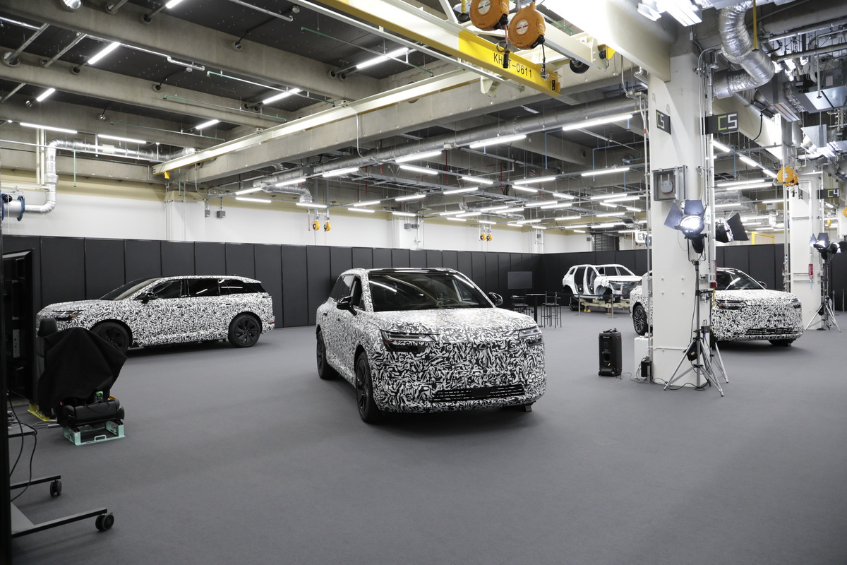 日系自動車メーカーとしてこの規模で開発部門およびデザイン部門が常設されているケースは他にはない。