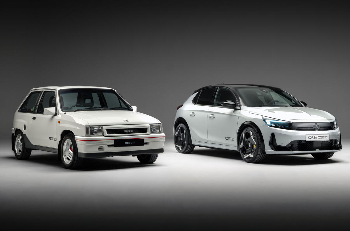 新型ヴォグゾール・コルサGSE（右）と初代ヴォグゾール・ノヴァGSi