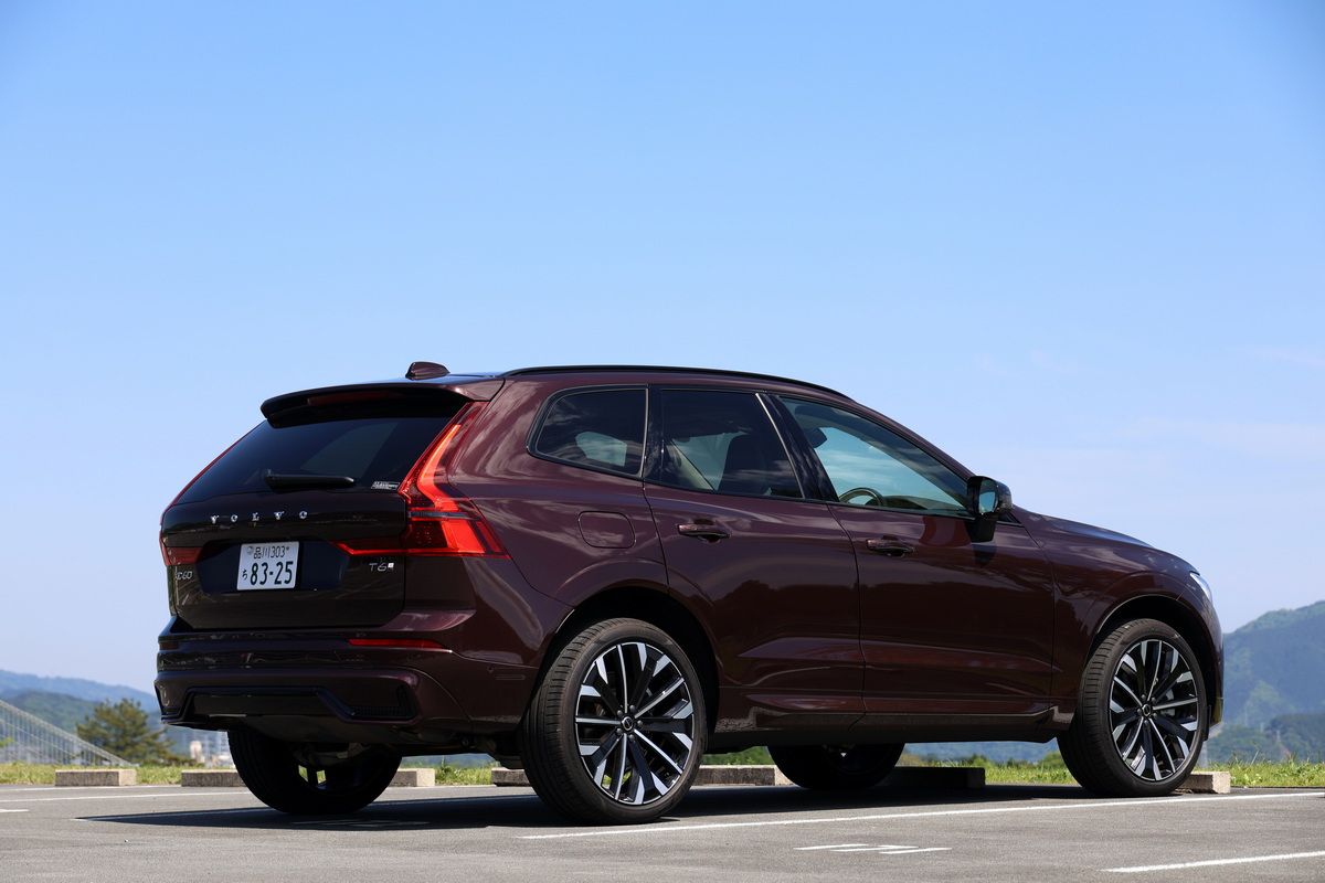 取材車は『ボルボXC60ウルトラT6 AWDプラグインハイブリッド』。