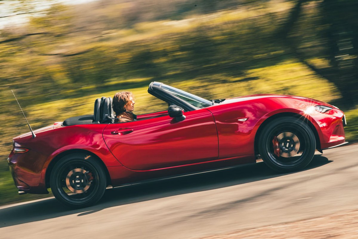マツダMX-5(ロードスター) 2.0スカイアクティブG 184ホムラ(英国仕様)