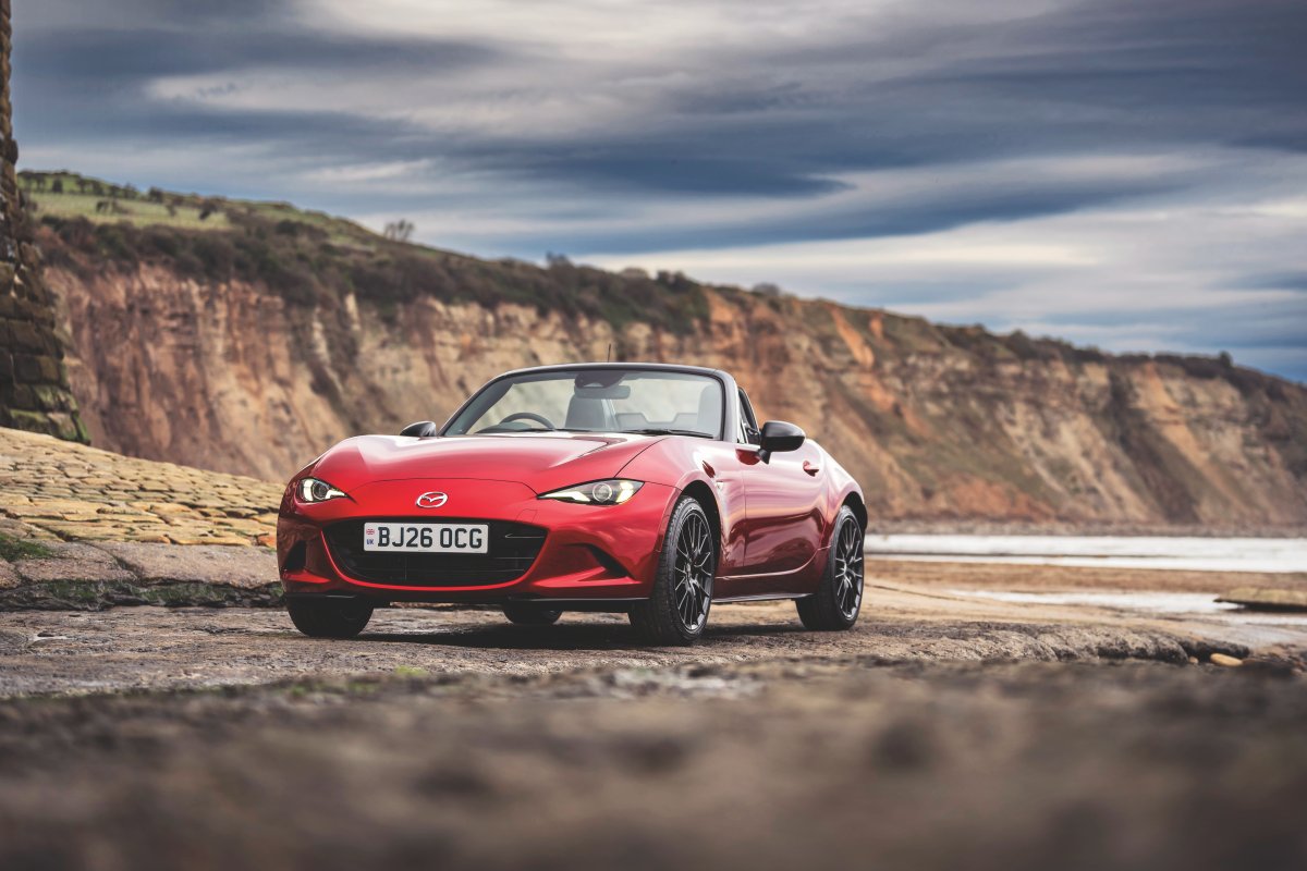 マツダMX-5(ロードスター) 2.0スカイアクティブG 184ホムラ(英国仕様)