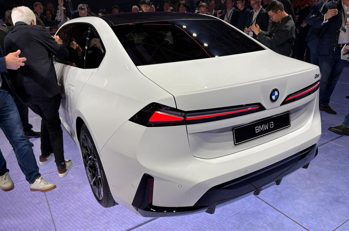BMW i3セダン