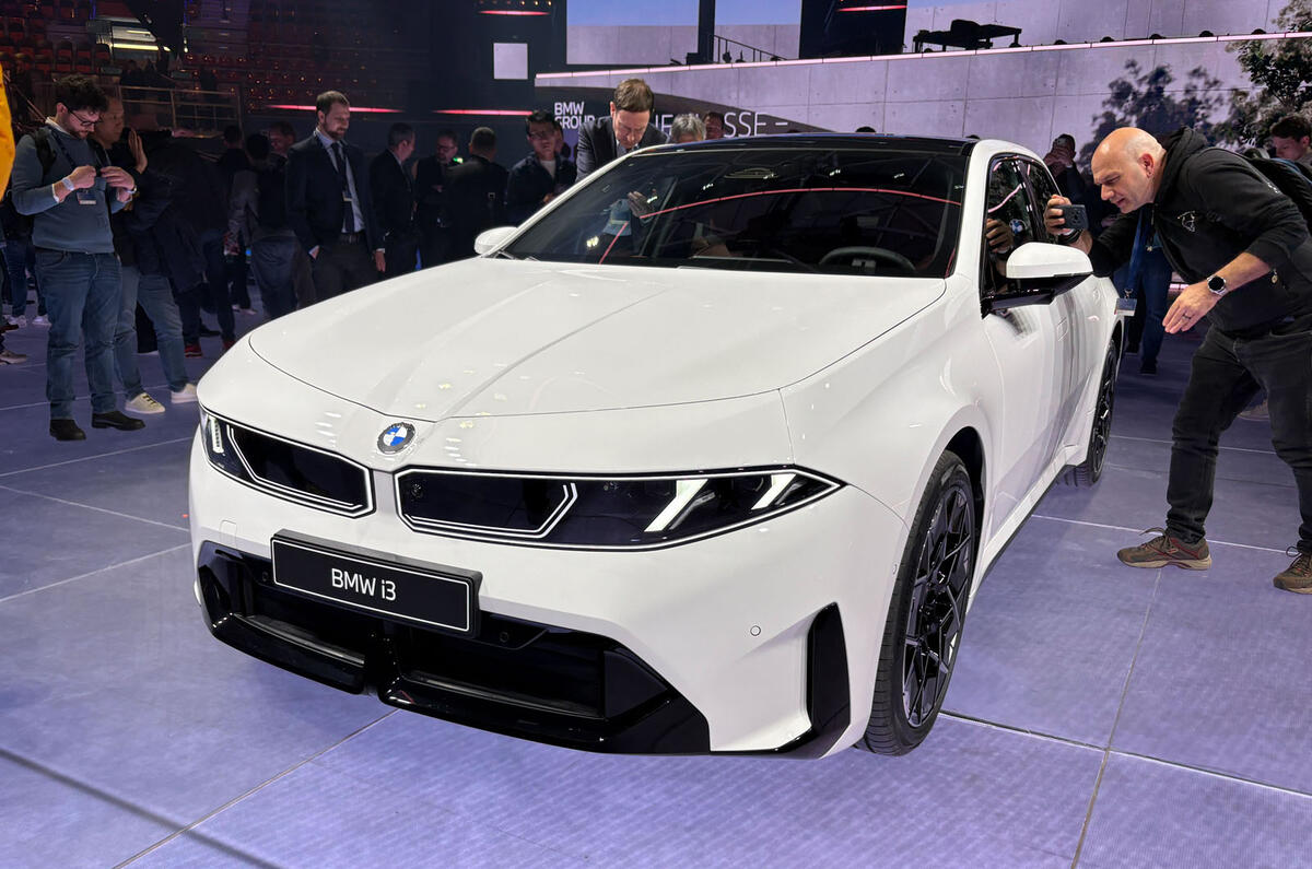 BMW i3セダン