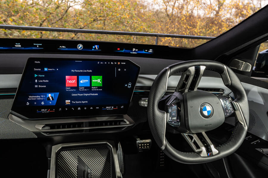 BMW iX3のインテリア