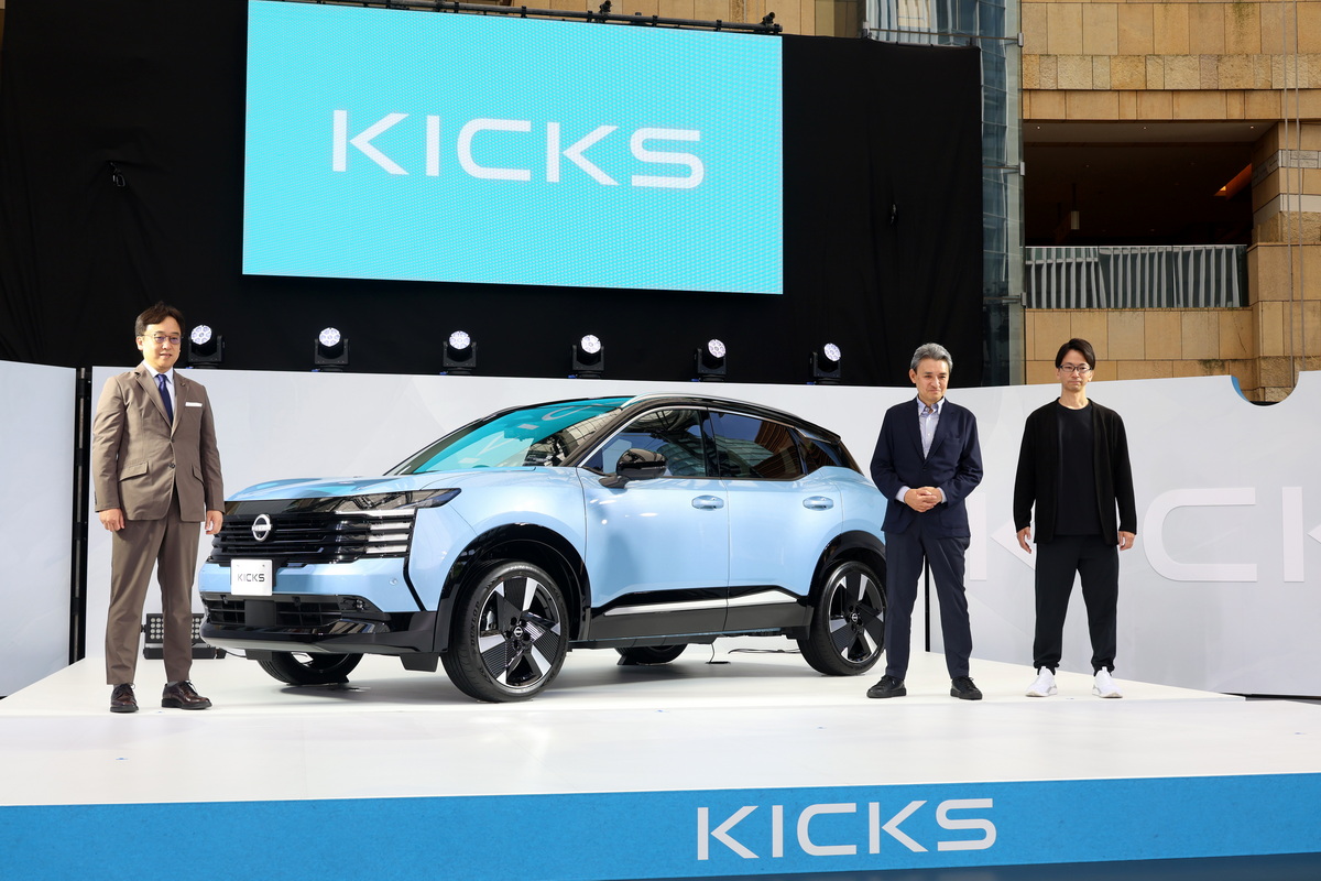 6月17日に開催された発表会に登壇した日産自動車の開発者、デザイナー。