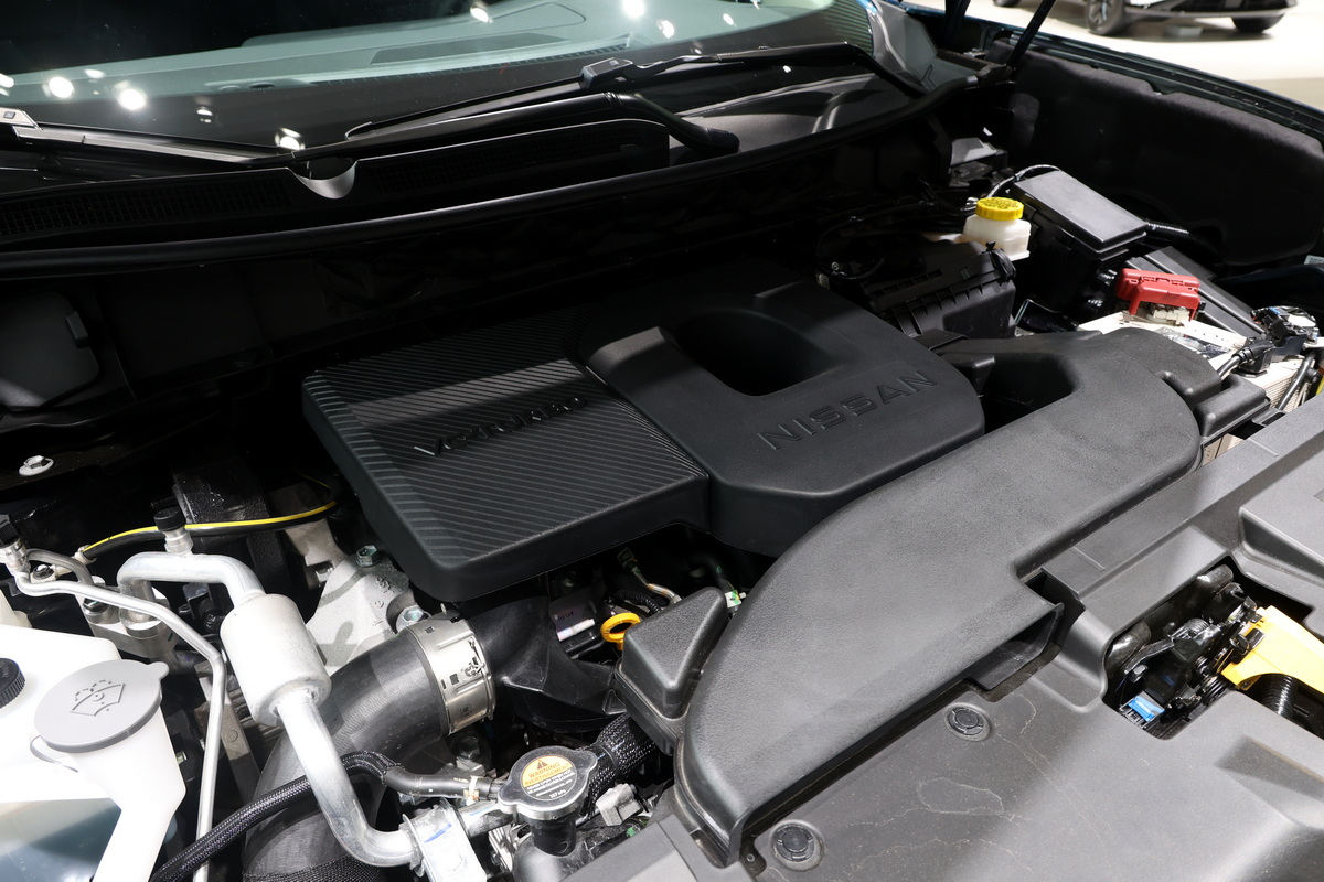日本初導入となる2.0LのVCターボを採用したガソリンエンジンを搭載。
