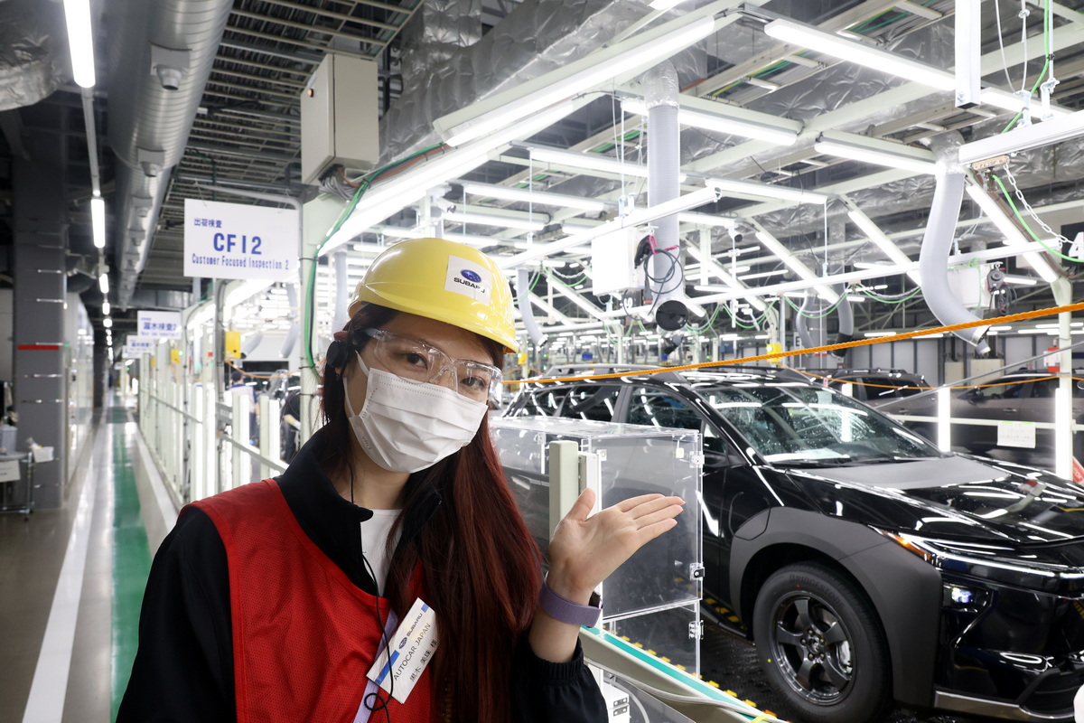 群馬県太田市にあるスバル矢島工場を取材中の筆者。