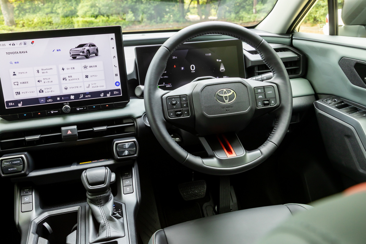 乗り味はトヨタのハイブリッド車に共通のものだった。