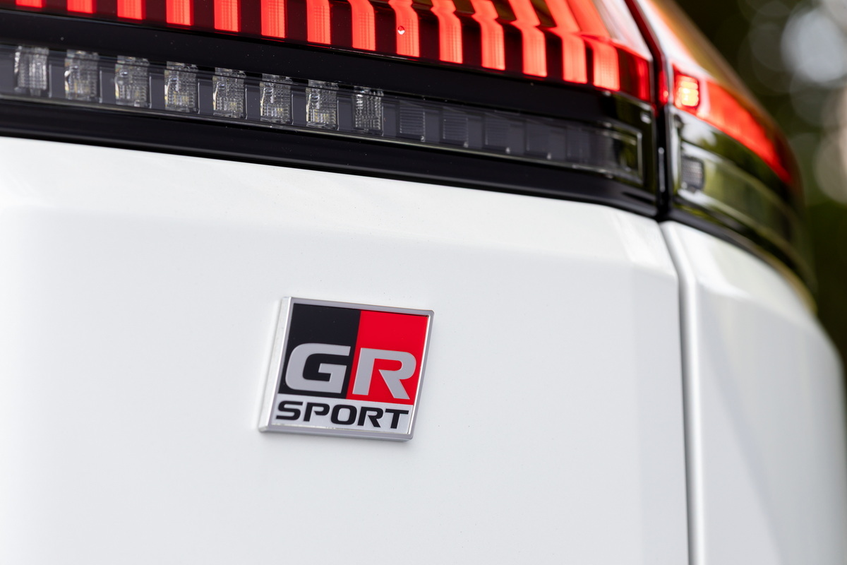 トヨタRAV4 GRスポーツ