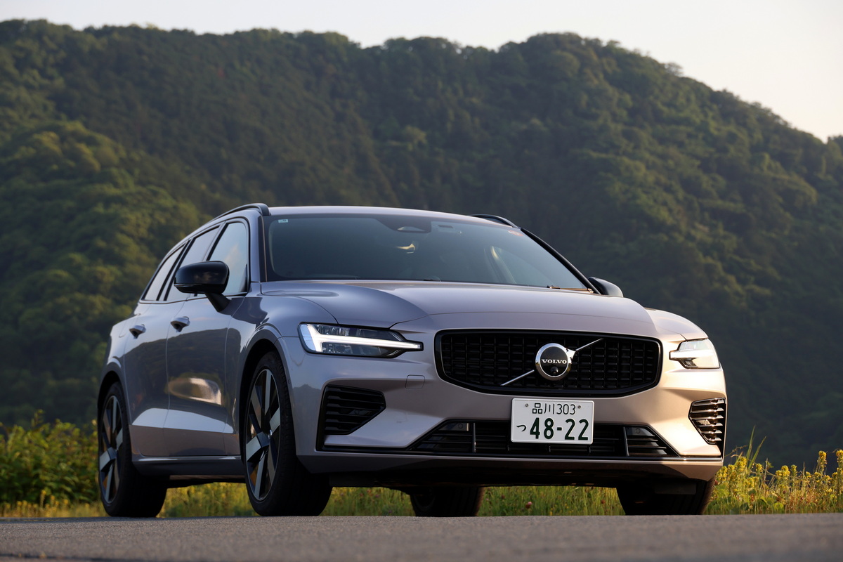 平成24年 VOLVO V60 T4 綺麗でお洒落なステーションワゴン 熟成のボルボを実感 スタイリッシュすぎるステーションワゴン『V60』の
