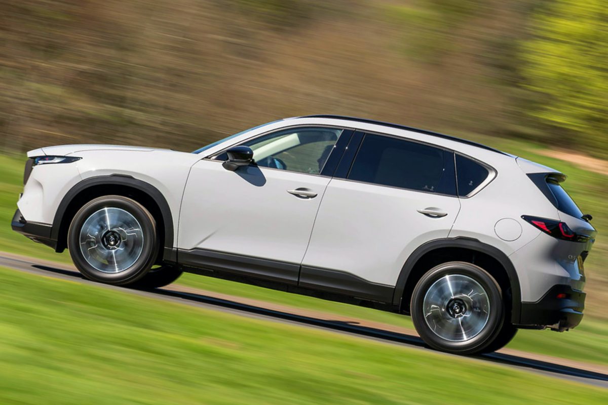 マツダCX-5 2.5 e-スカイアクティブG MHEV センターライン(英国仕様)