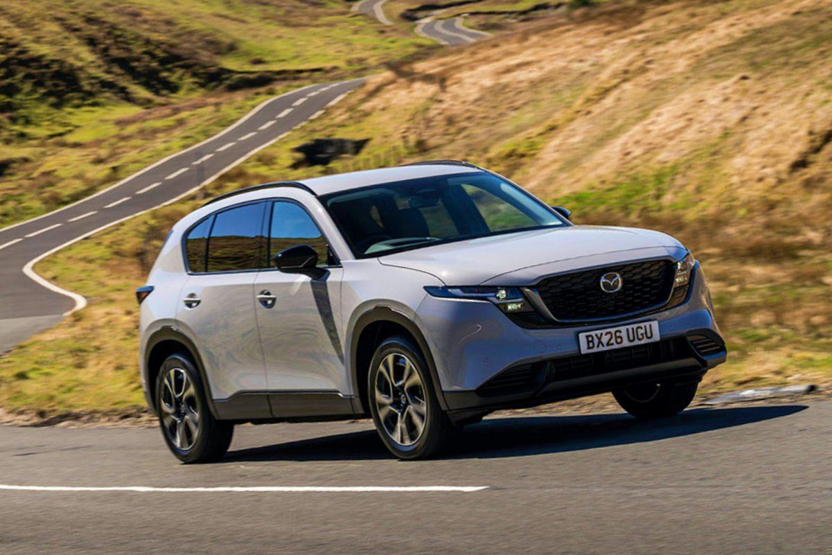 マツダCX-5 2.5 e-スカイアクティブG MHEV センターライン(英国仕様)