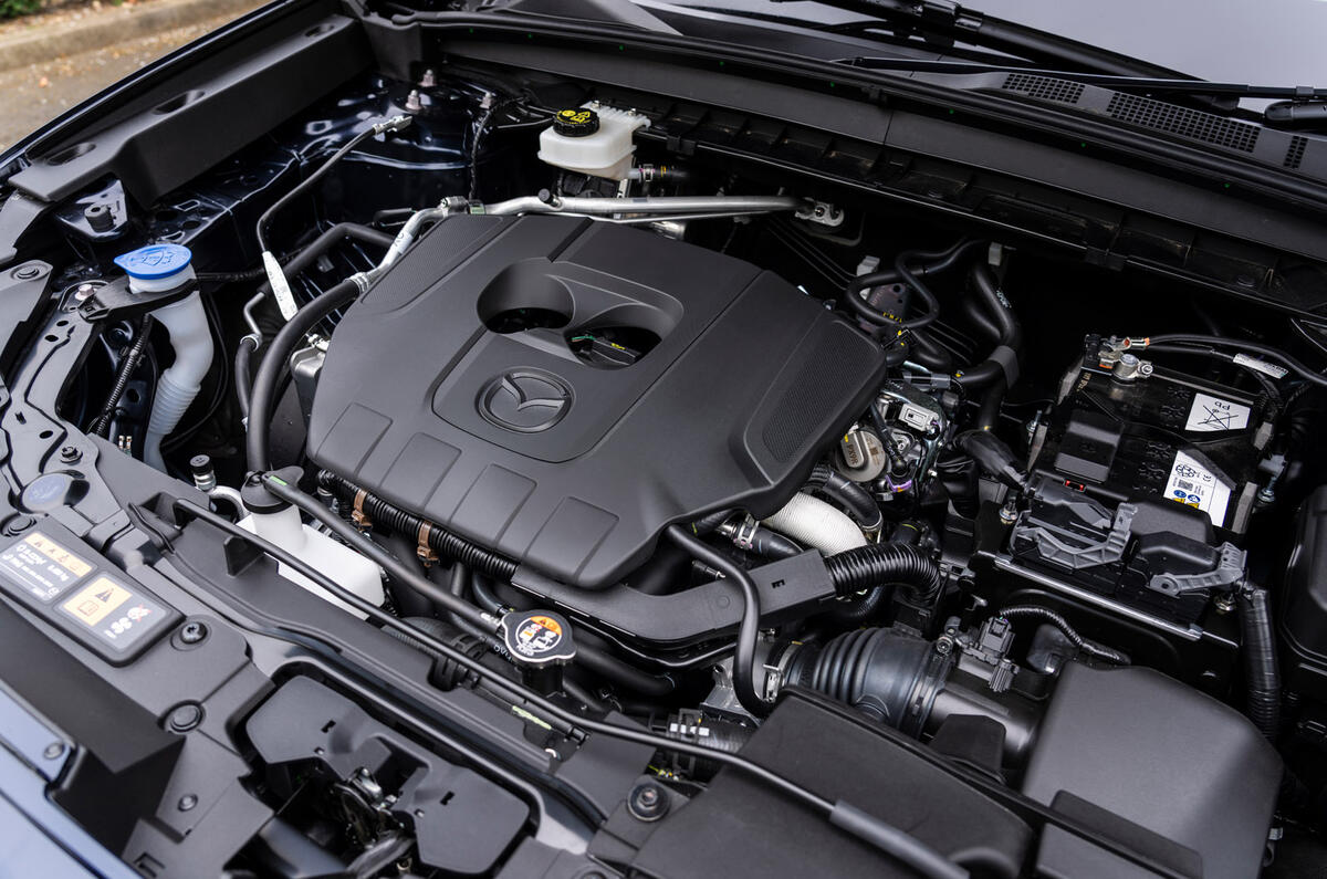 マツダCX-5 2.5 e-スカイアクティブG MHEV センターライン(英国仕様)