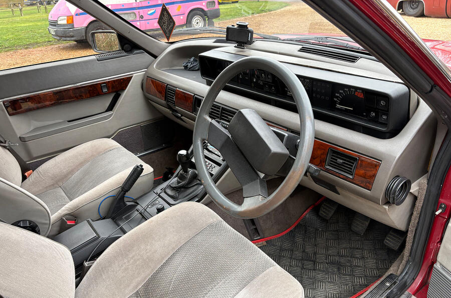 リース・モーデンさんのローバーSD1ヴィテッセ
