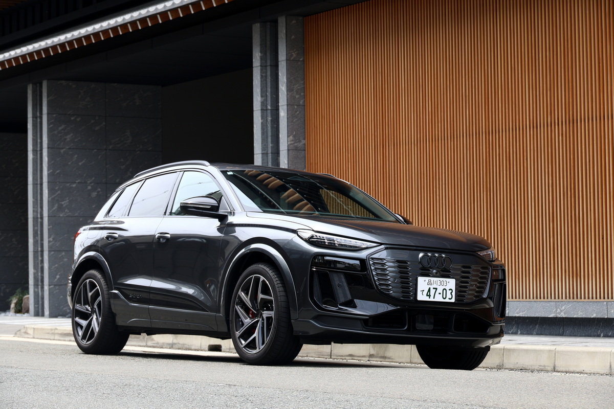 今回のレポート車は『アウディSQ6 eトロン』。昨年3月に日本デビューしたEVモデルだ。