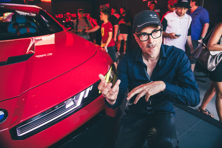 マイケル・スカリー氏とBMW Mコンセプト・ノイエ・クラッセ