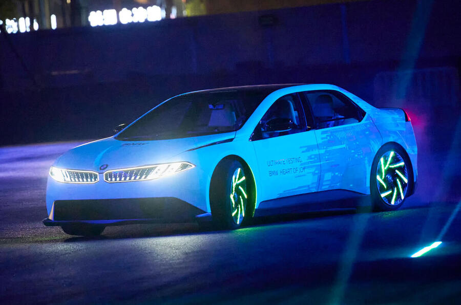 BMWビジョン・ドライビング・エクスペリエンス
