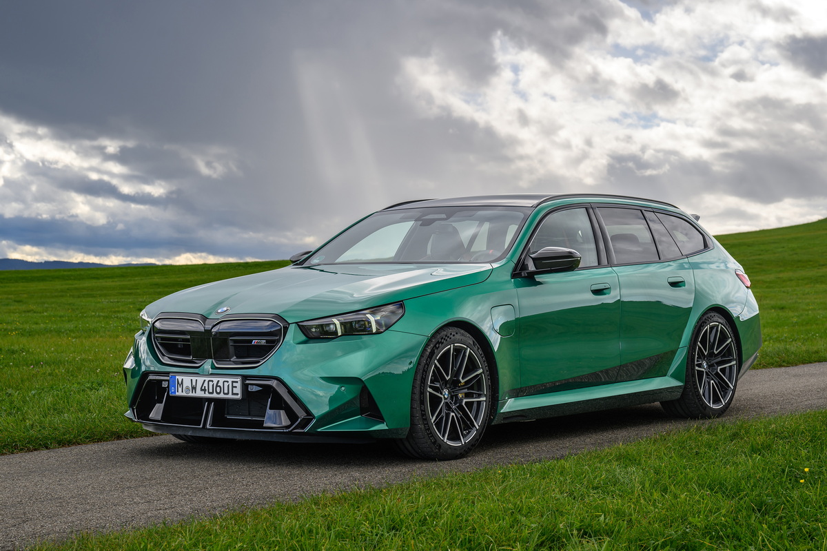 歴代初めて日本に正規輸入された『BMW M5ツーリング』を取材。