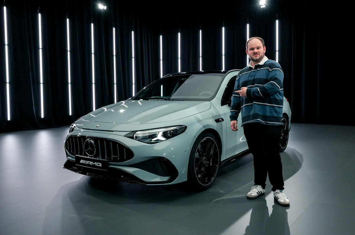 新型メルセデスAMG CLA 45と筆者