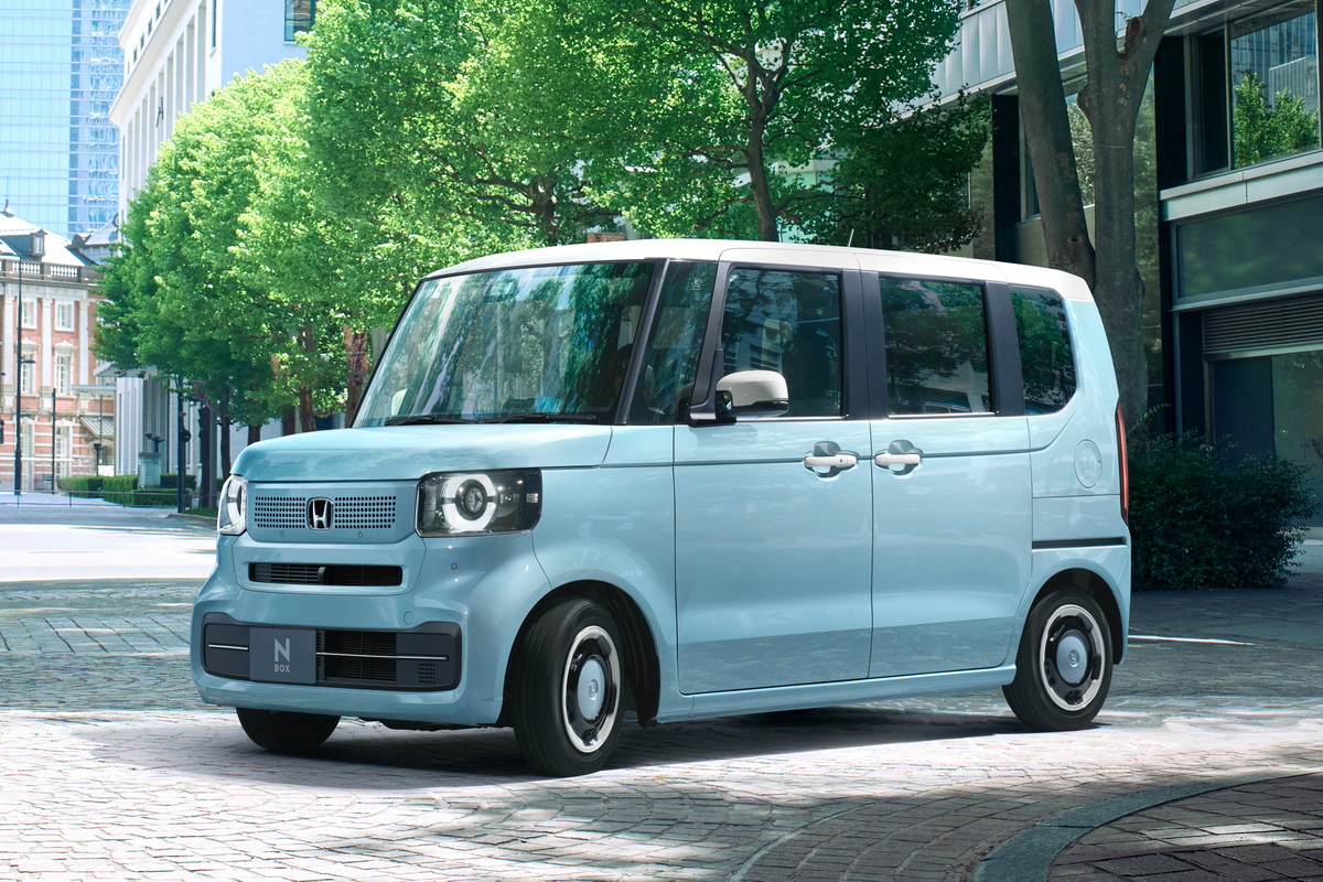 7月16日、軽乗用車スーパーハイトワゴン『ホンダN-BOX』シリーズの一部改良が発表された。