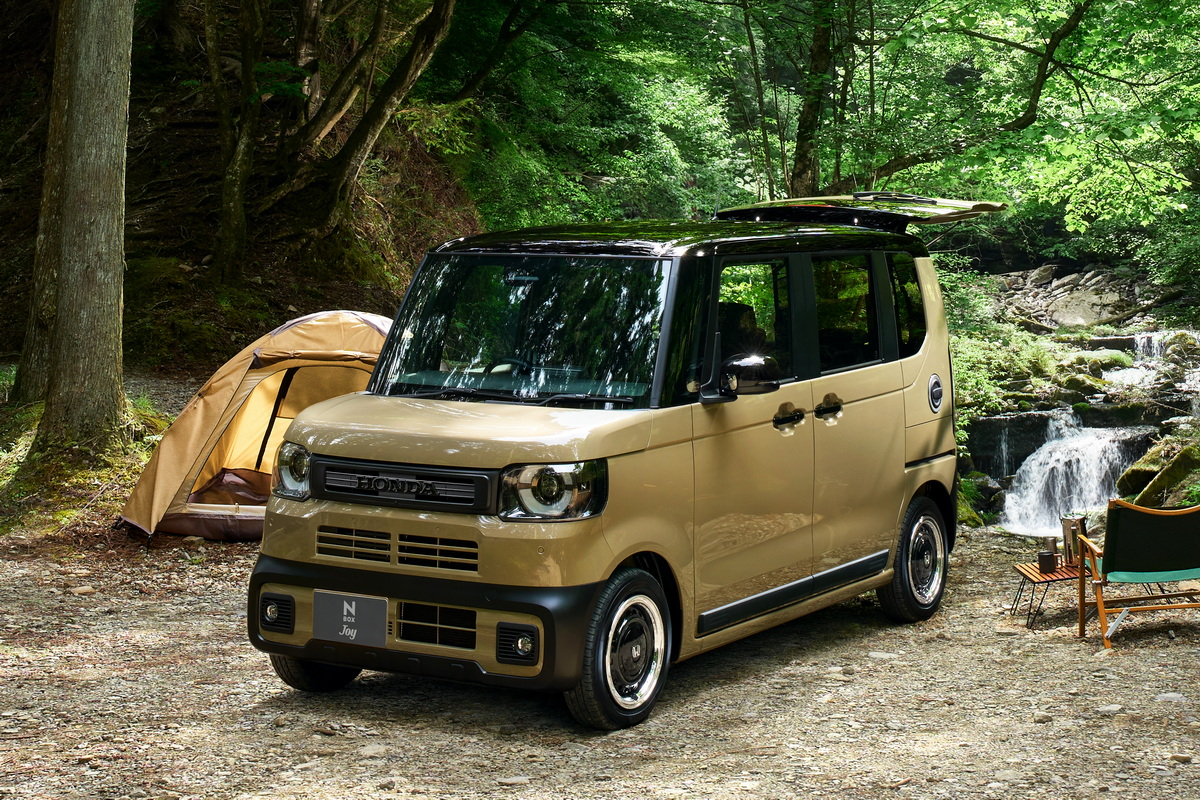 リラックスして、遊びに使えるクルマというイメージで登場したジョイ。