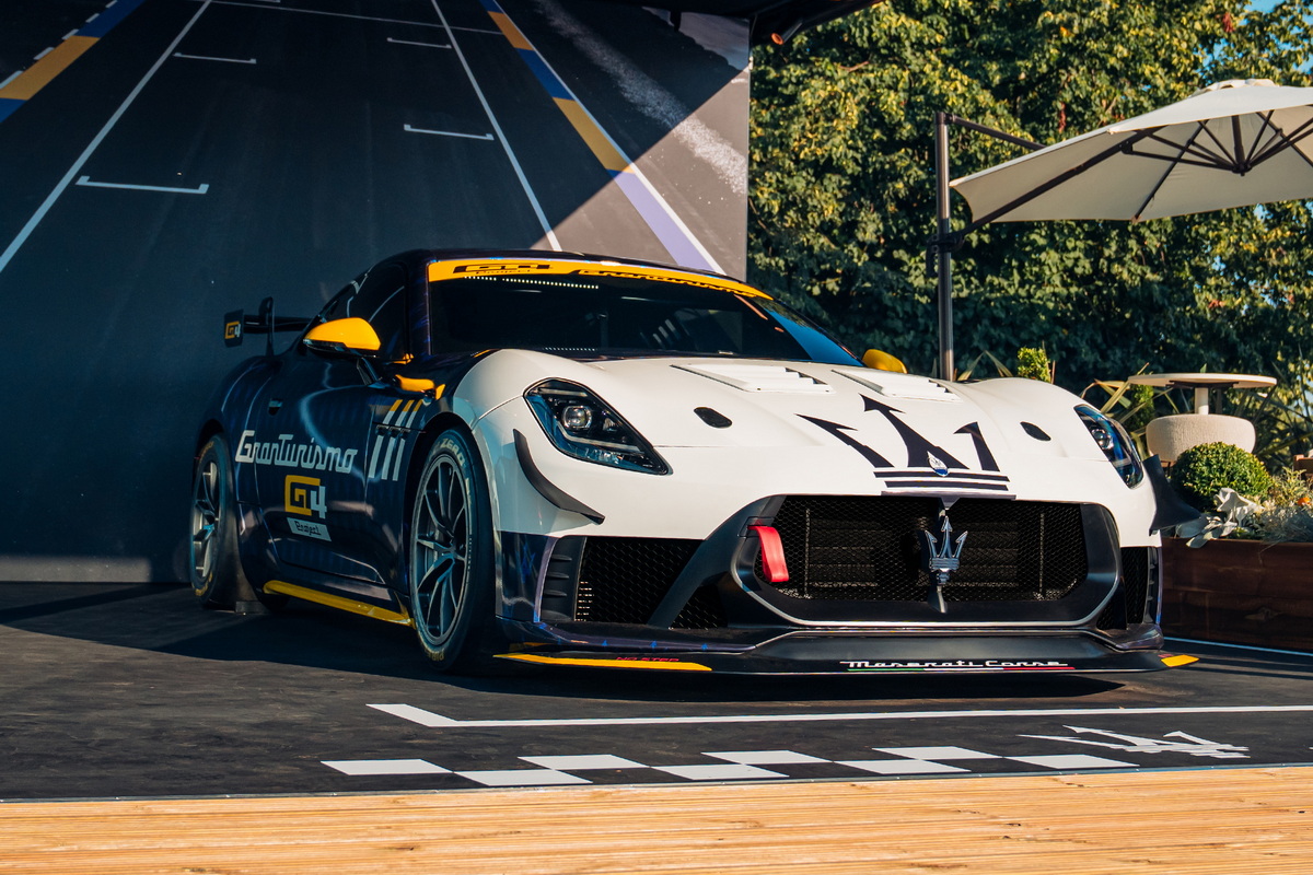世界初披露されたサーキット専用モデル『プロジェクトGT4』。
