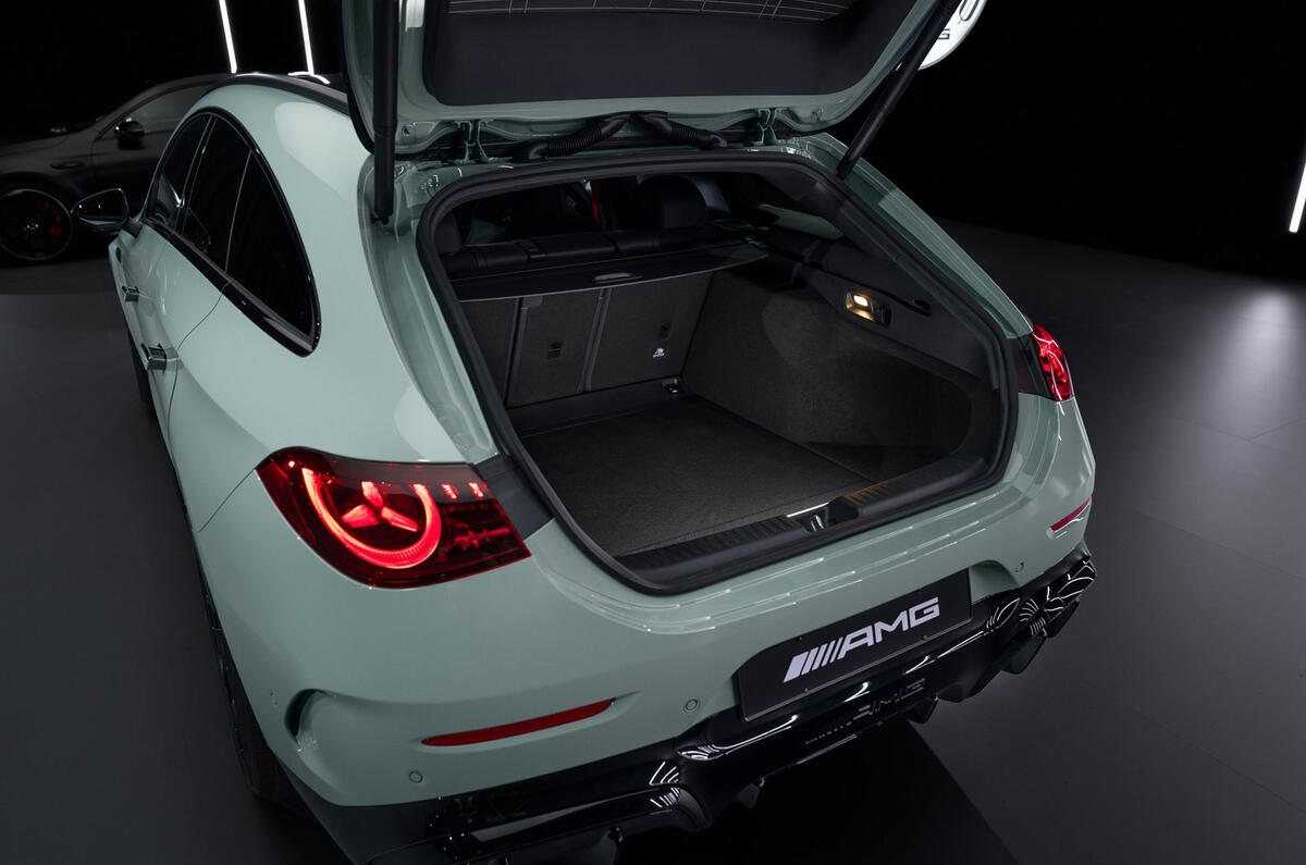 メルセデスAMG CLA 45シューティングブレーク