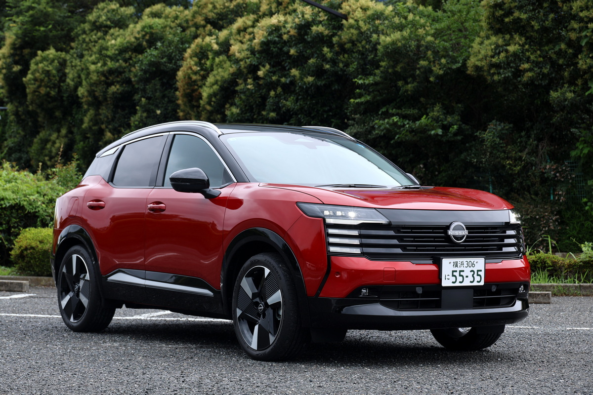 ルモデルチェンジしたコンパクトSUV、新型『日産キックス』。写真は『G』の前輪駆動。