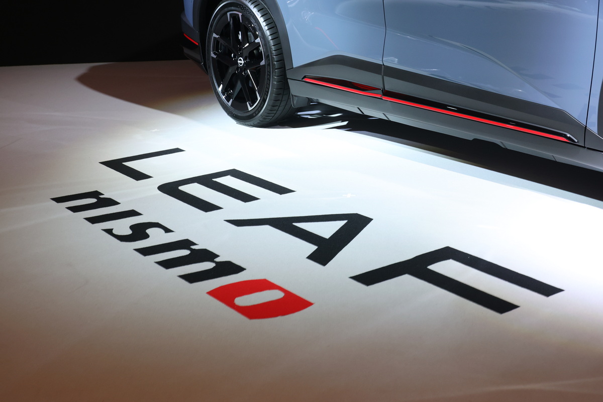 日産リーフB7ニスモの価格は695万2000円となる。