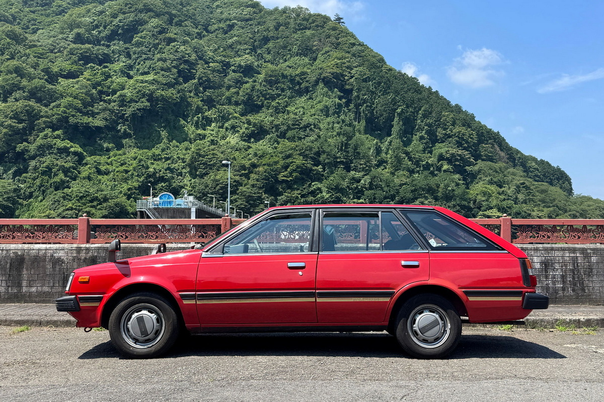 午前10時ですでに炎暑。赤いボディカラーが暑さを助長します(涙)。