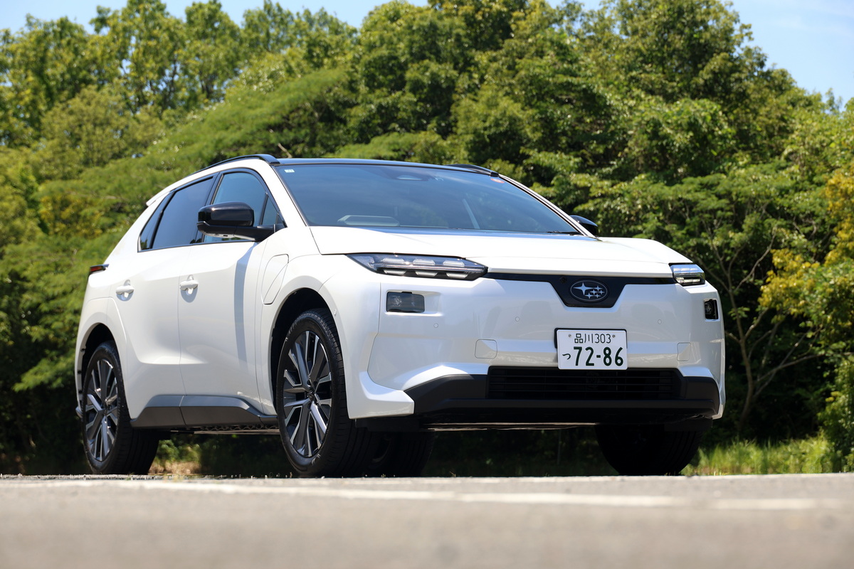 今回取材した2台のスバル最新EVのうち、こちらは『ソルテラET-HS』。