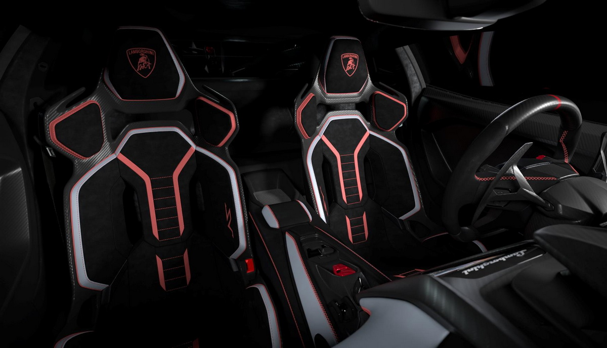 カーボンファイバーシェル構造のスポーツシートが標準となり、オプションでモノコックカーボンファイバー製のレーシングシートが用意される。