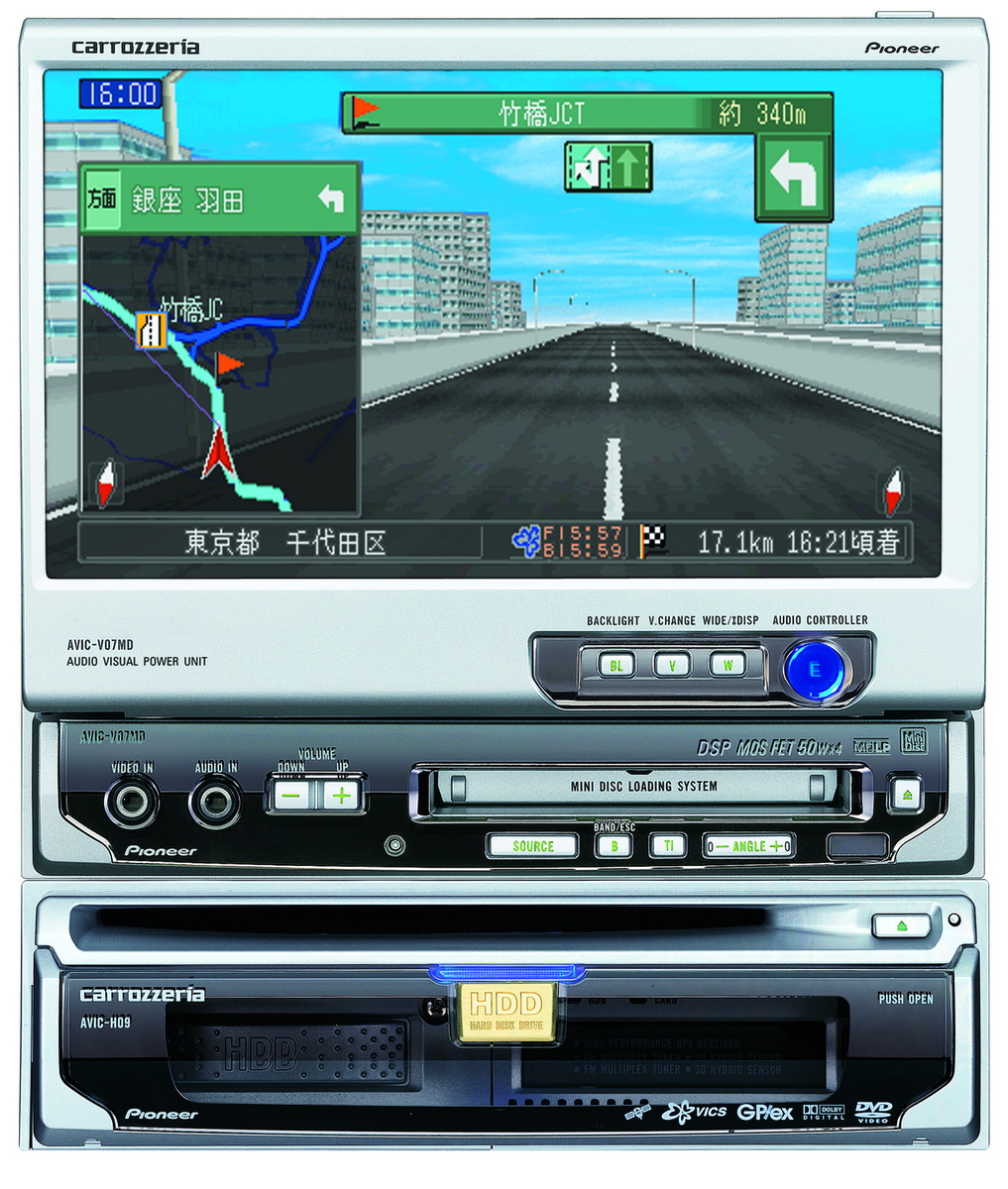 サイバーナビはライバルに先駆けてHDD化。このときに容量は10GB。