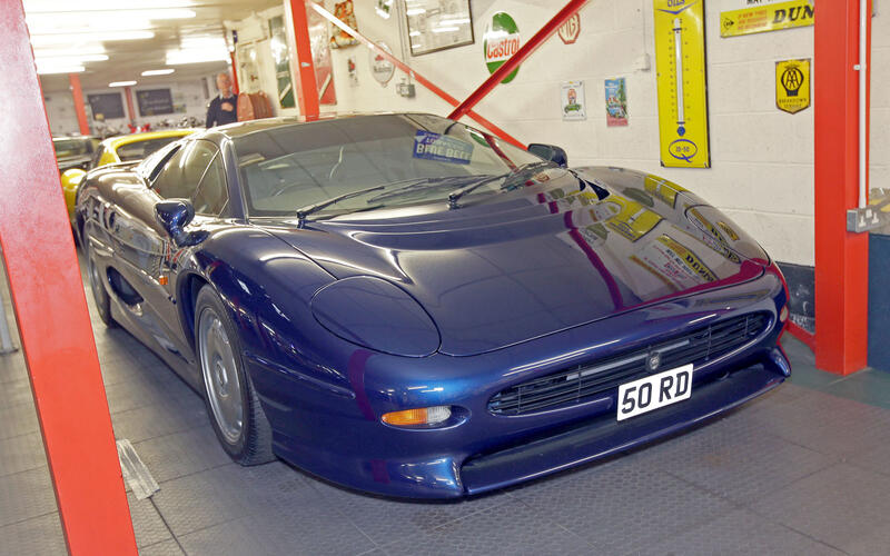 ジャガーXJ220