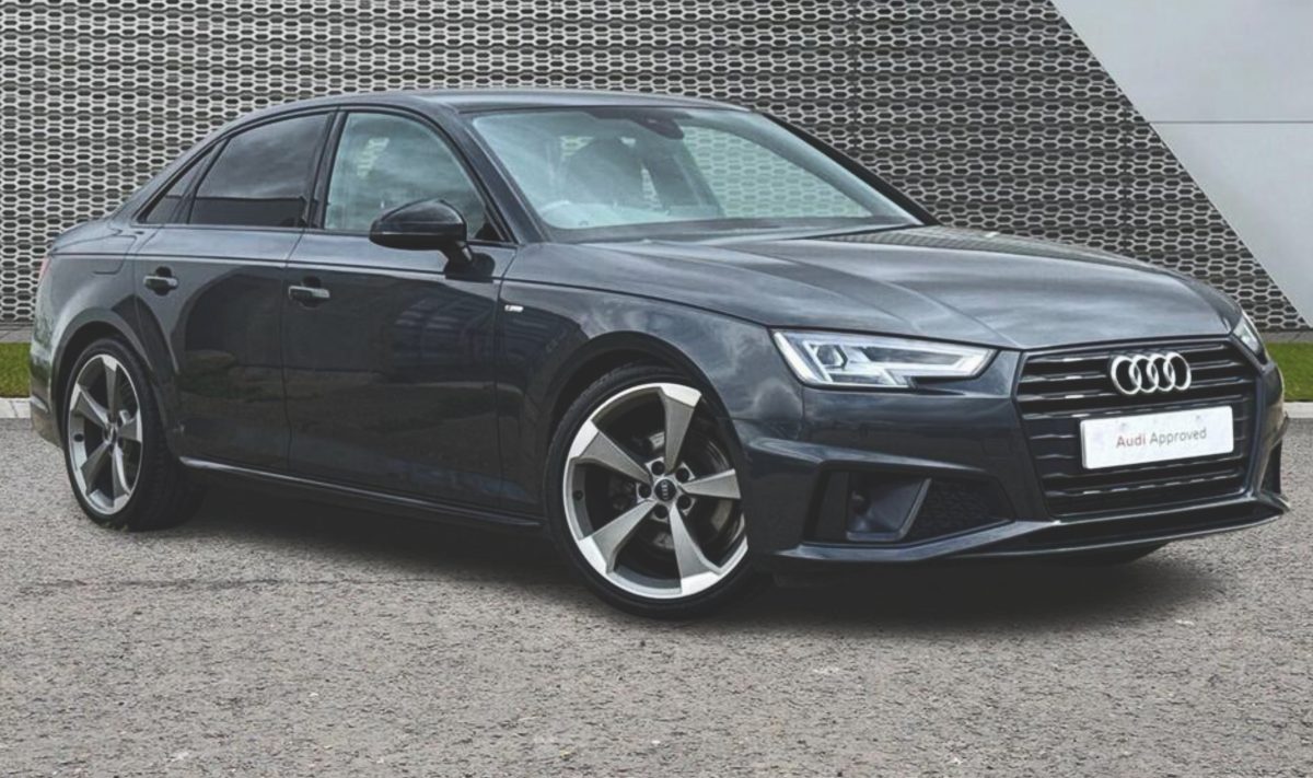 アウディA4 2.0 TFSI 40 ブラックエディション Sトロニック(2019年式/英国仕様)