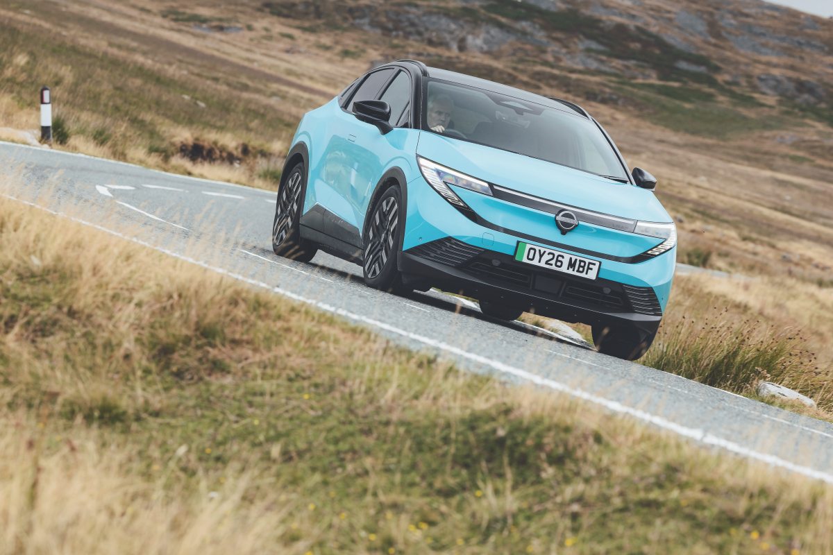 日産リーフ 75kWh エボルブ(英国仕様)