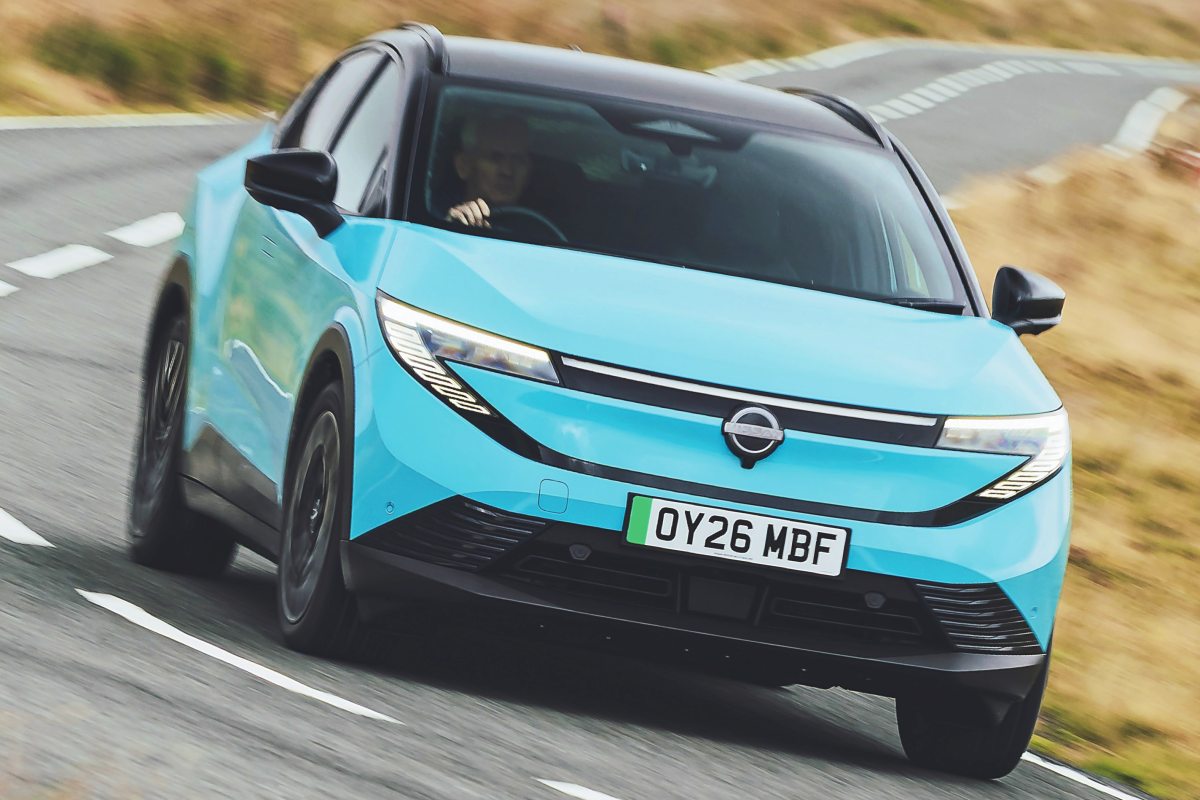 日産リーフ 75kWh エボルブ(英国仕様)