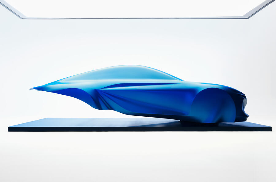 新型A110の彫刻