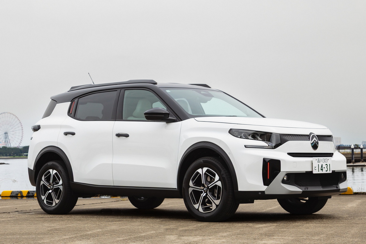 日本で販売されるBセグSUV、初の3列シート7人乗りとなる新型『シトロエンC3エアクロス』。