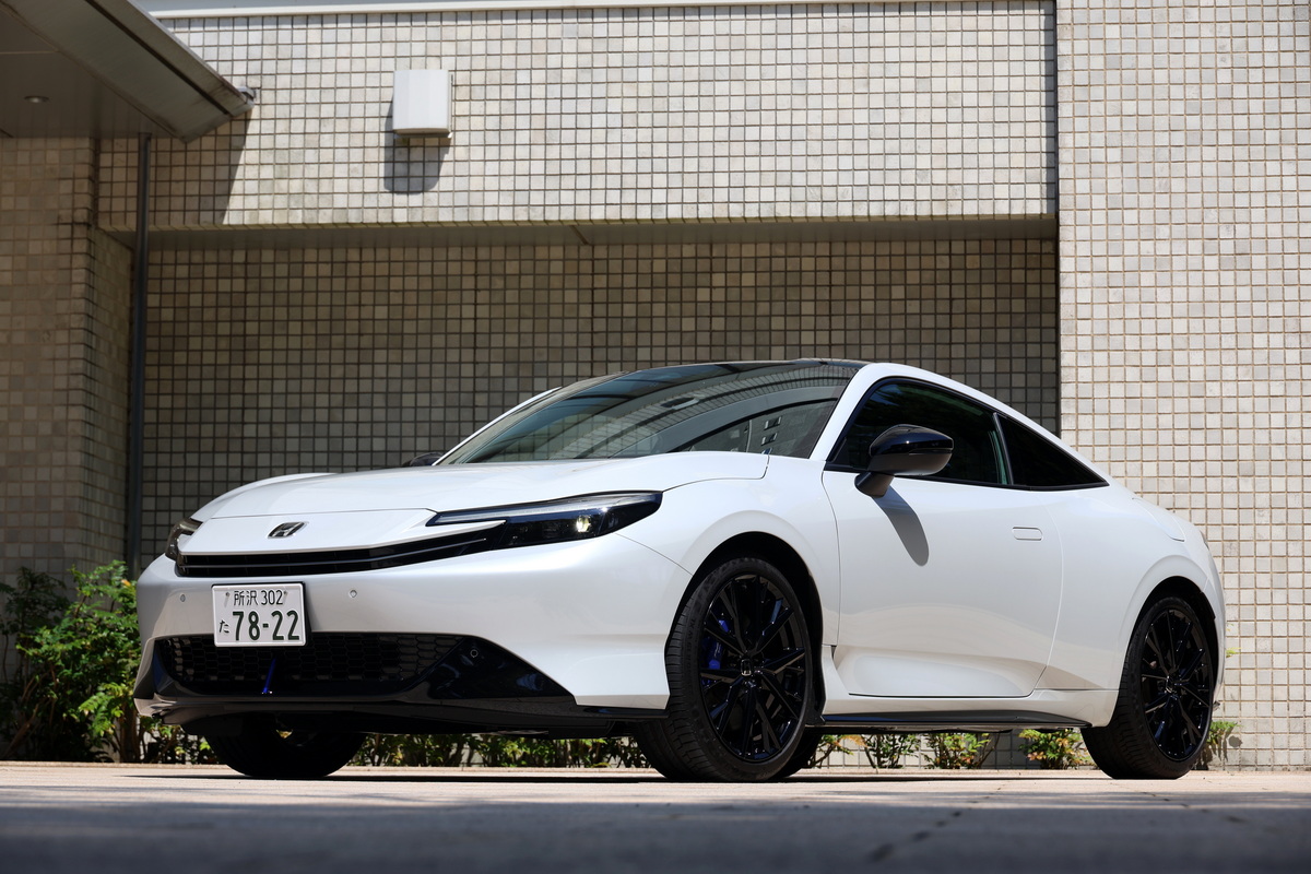 今回から『ホンダ・プレリュードと過ごした夏』がスタート。写真は『シビックe:HEV RS』の試乗会で撮影。