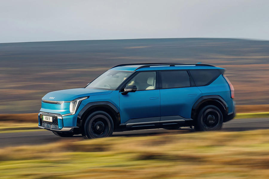6. キアEV9 - 最高の7人乗り電動SUV
