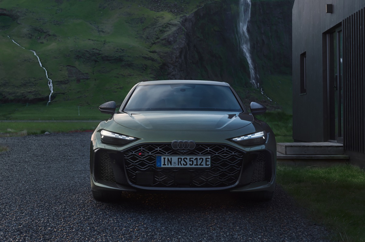 新型アウディRS5