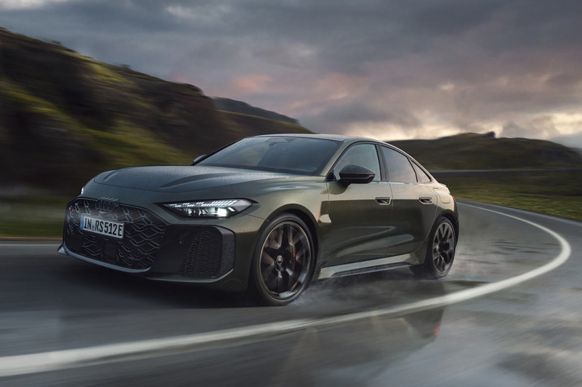新型アウディRS5