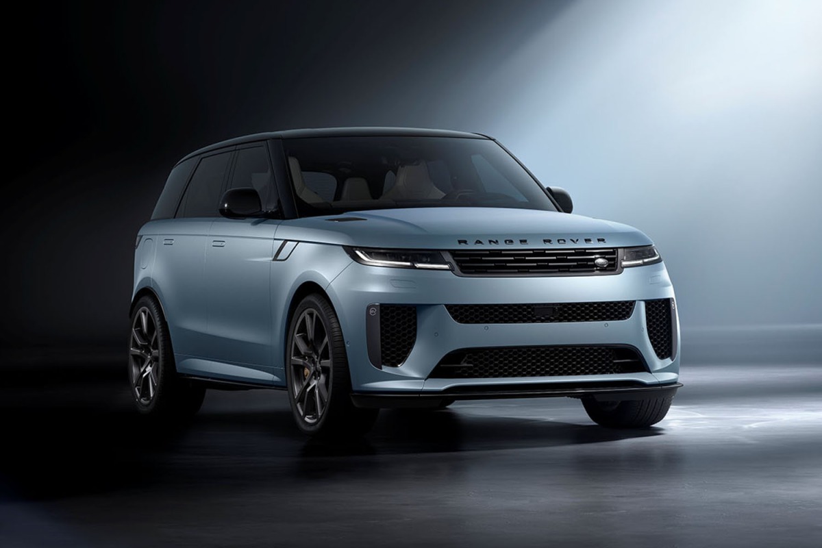 特別仕様車『レンジローバー・スポーツSVビスポーク・イリデッセンスエディション』。