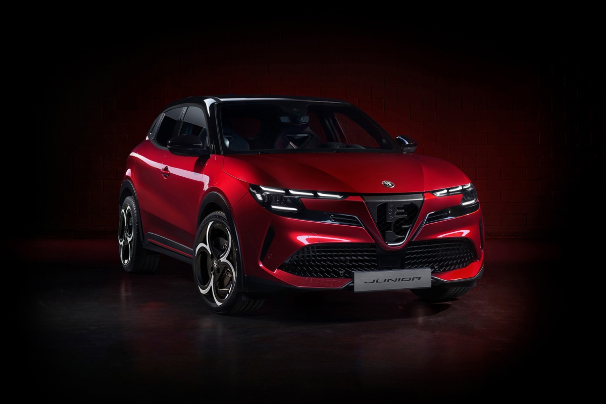 限定車『アルファ・ロメオ・ジュニア・ピロタ・バイ・サベルト』。