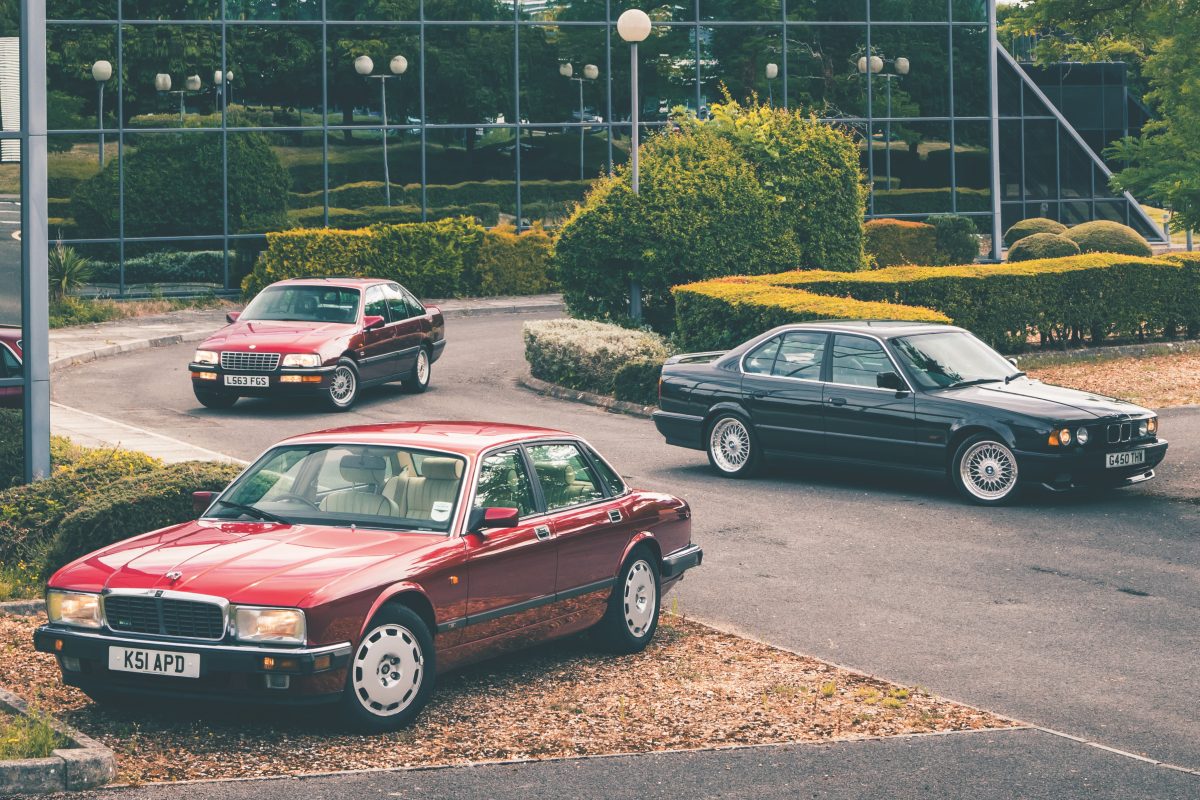 手前からXJRと、535i スポーツ、セネター 3.0i 24v。